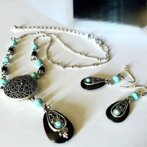 Turquoise Colored & Brown Medallion Necklace Gift Set